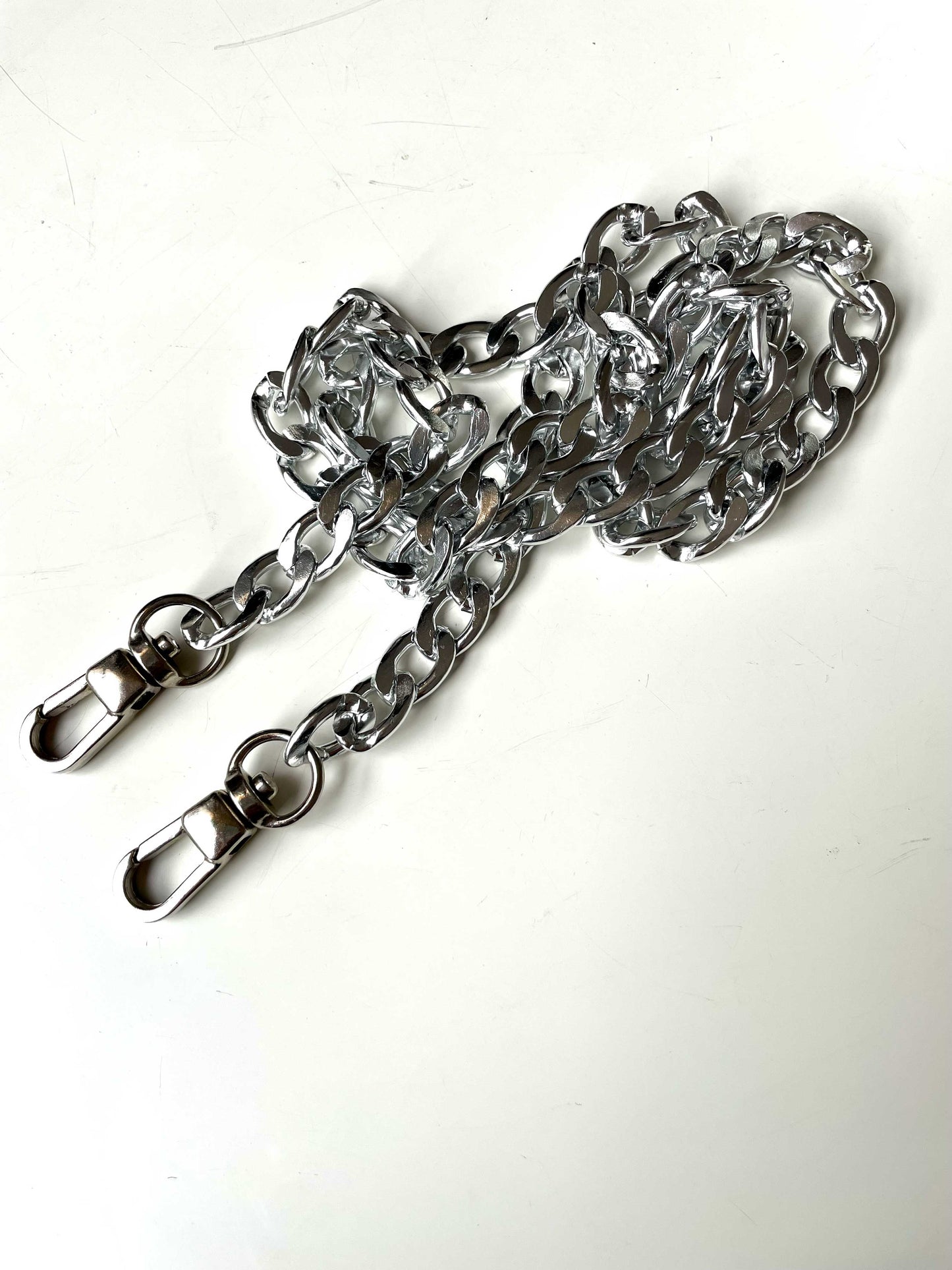 Thin aluminum chain